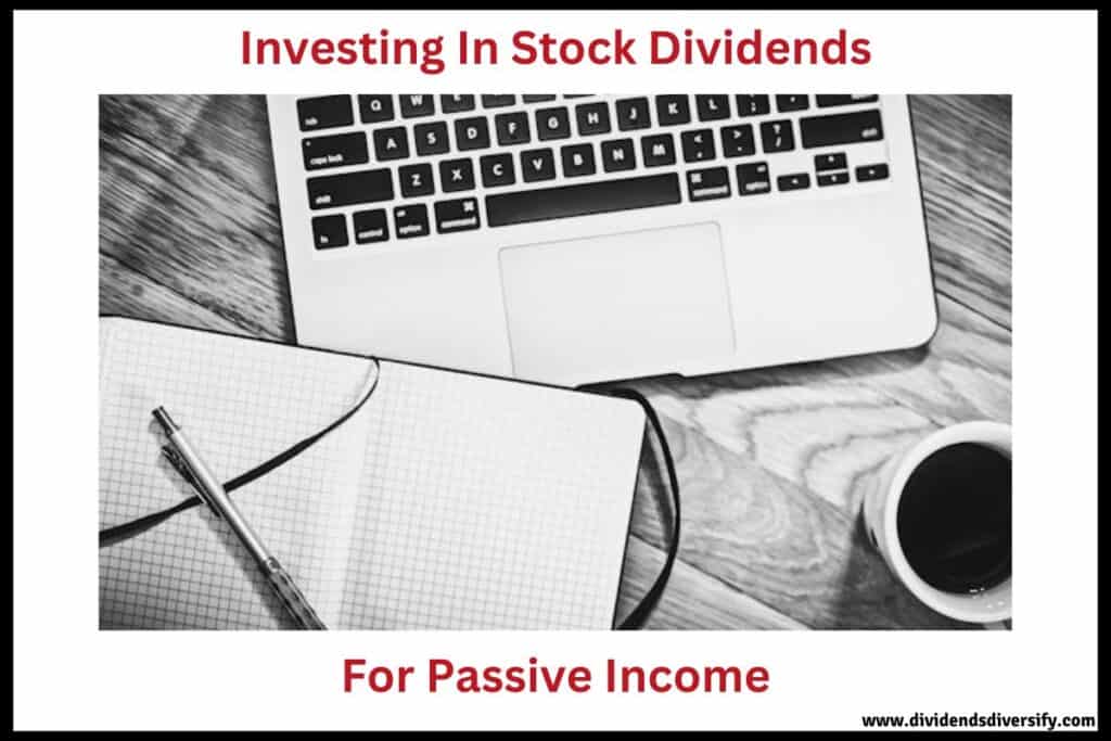 investors desktop ready for dividend stock investing